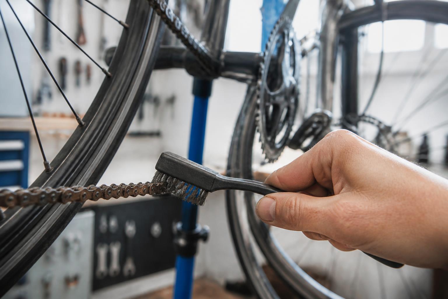 découvrez nos astuces efficaces pour dérouiller facilement une chaîne de vélo et prolonger sa durée de vie.
