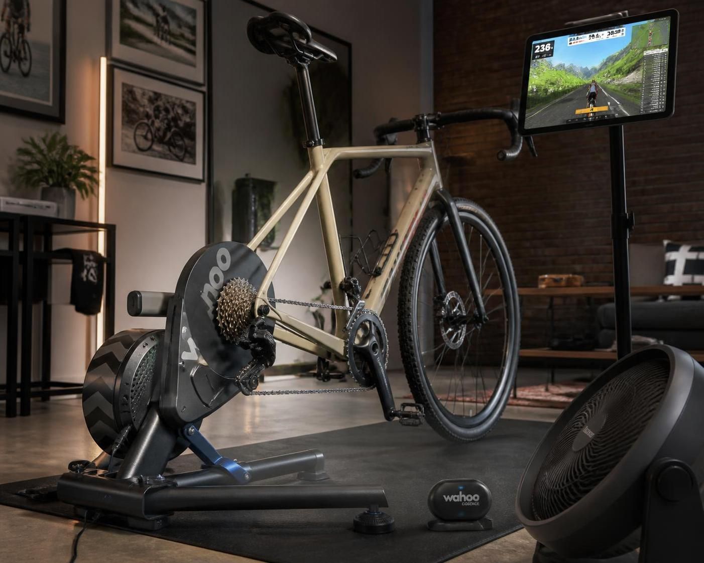 découvrez comment choisir un home trainer adapté à votre vélo et à vos objectifs d'entraînement pour optimiser vos performances à domicile.