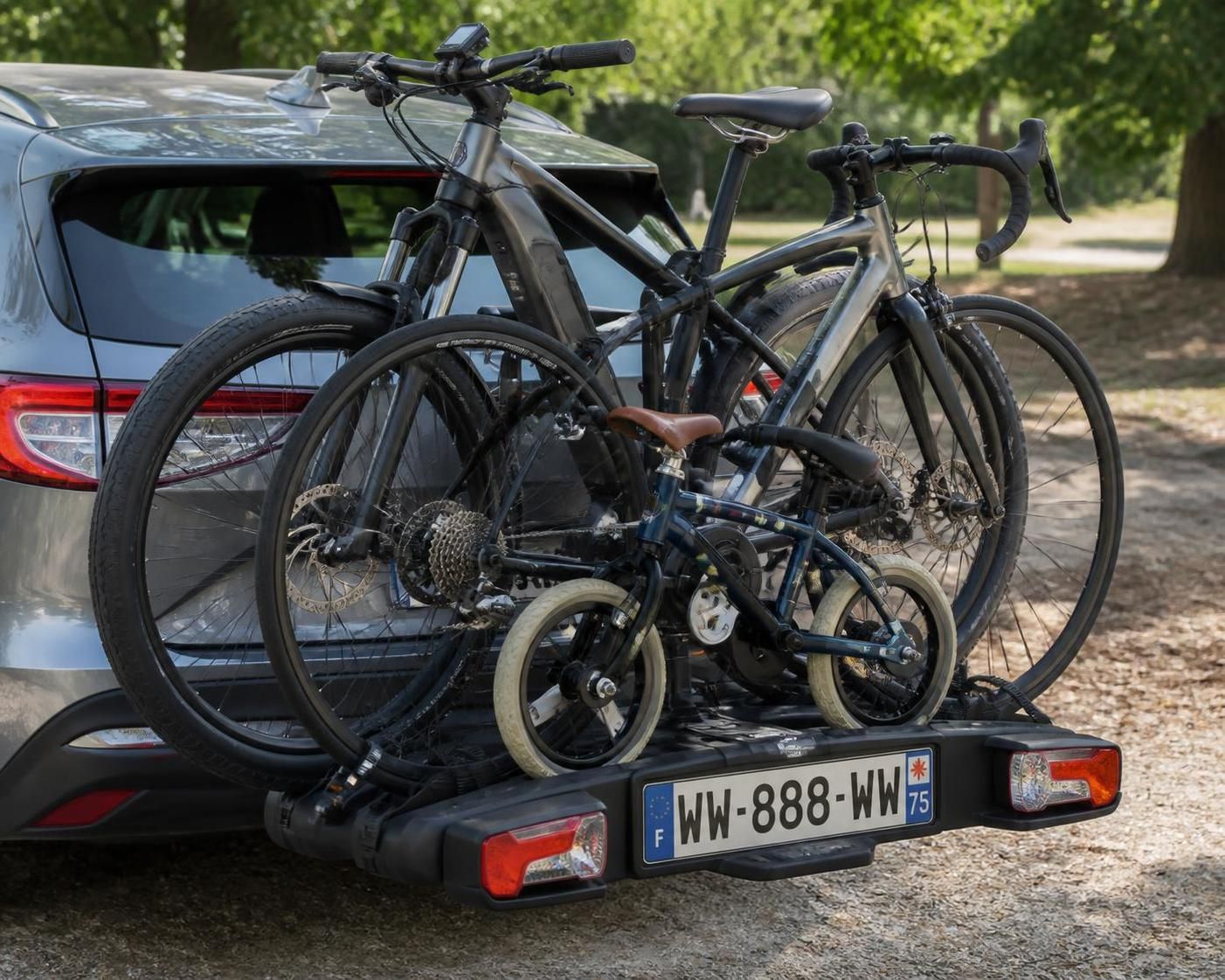 découvrez comment choisir le porte-vélo voiture idéal en fonction de votre véhicule et de vos vélos pour des trajets en toute sécurité et simplicité.