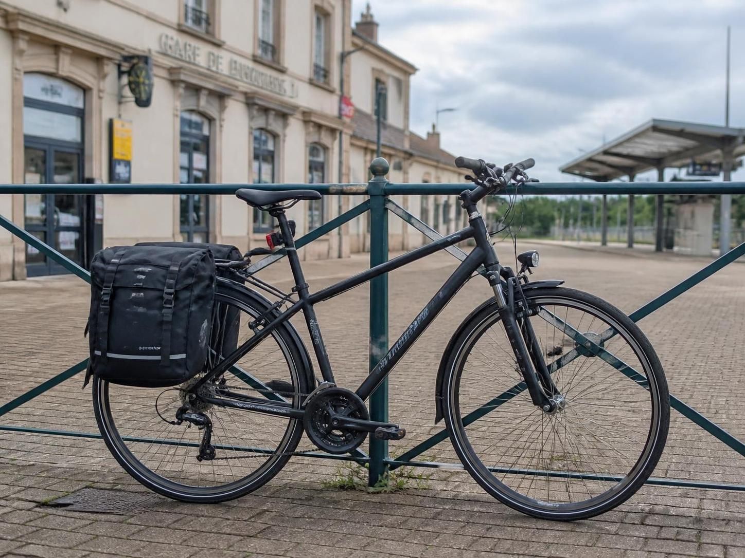découvrez tout sur le vélo tout chemin : ses usages, les différents types disponibles et les critères essentiels pour choisir celui qui vous convient parfaitement.